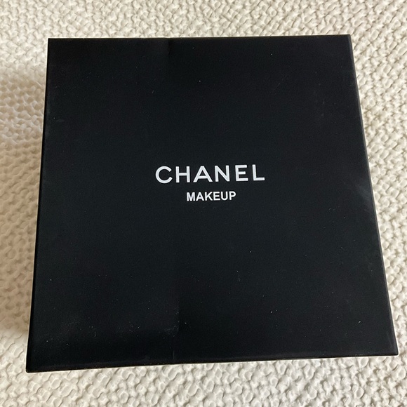 Chanel GWP Dark Blue and Gold Shoulder Makeup Bag - Picture 12 of 15